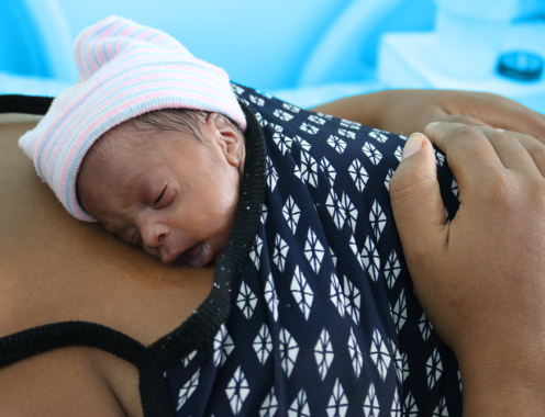 Cuántos bebés nacen antes en el país y los beneficios del método de la madre canguro Cuántos bebés nacen antes en el país y los beneficios del método de la madre canguro