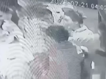 Salió a festejar el Día del Amigo, su exnovio le dio una trompada y quedó filmado Salió a festejar el Día del Amigo, su exnovio le dio una trompada y quedó filmado