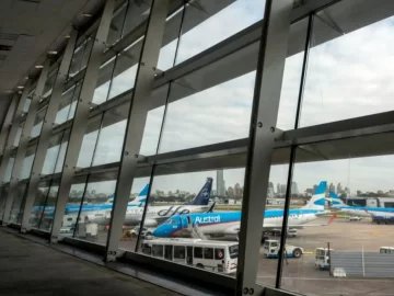Cancelaron vuelos en Ezeiza y Aeroparque por un paro de trabajadores Cancelaron vuelos en Ezeiza y Aeroparque por un paro de trabajadores