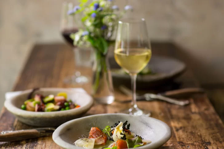 Los 6 errores que no deberías cometer durante la cena