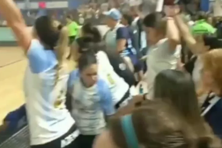 [VIDEO] La locura del banco de Las Águilas antes del final