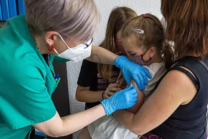 Alerta roja de OMS y Unicef por la mayor caída de vacunación en niños en tres décadas