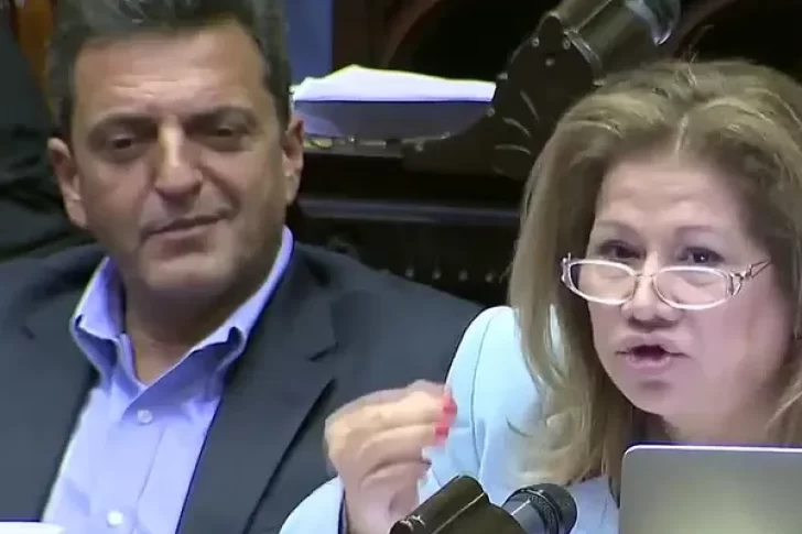 El video de los “superpoderes” de Sergio Massa moviendo una botella, volvió a ser viral