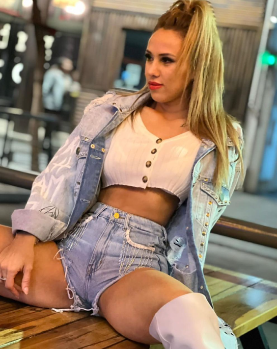 Barby Silenzi en lencería de encaje roja desde la cama: “Es una buena noche para…” Barby Silenzi en lencería de encaje roja desde la cama: “Es una buena noche para…”