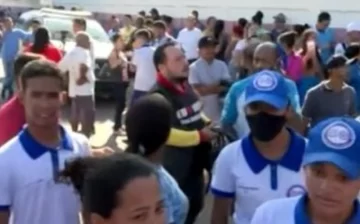 Un joven irrumpió armado y disparando en una escuela de Brasil y asesinó a una estudiante