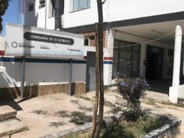 Un joven volcó en su camioneta por un desperfecto en una de las ruedas Un joven volcó en su camioneta por un desperfecto en una de las ruedas