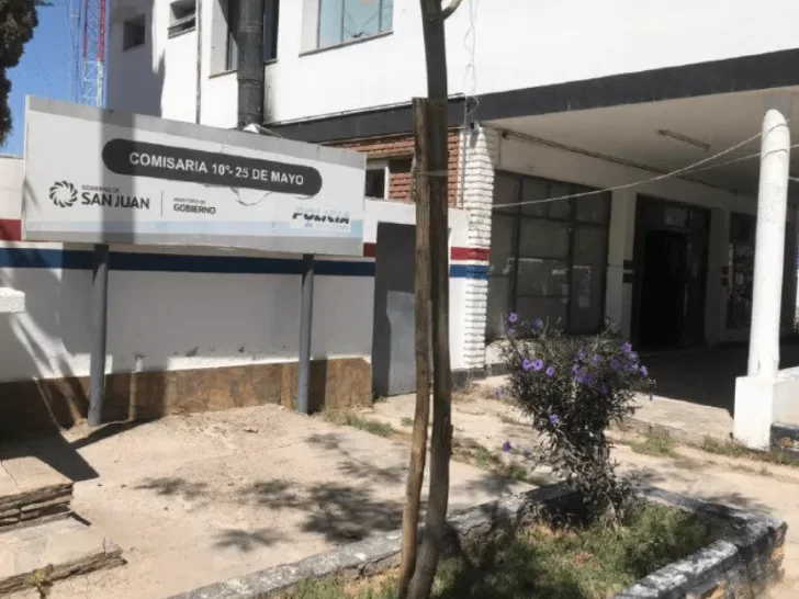 Un joven volcó en su camioneta por un desperfecto en una de las ruedas Un joven volcó en su camioneta por un desperfecto en una de las ruedas