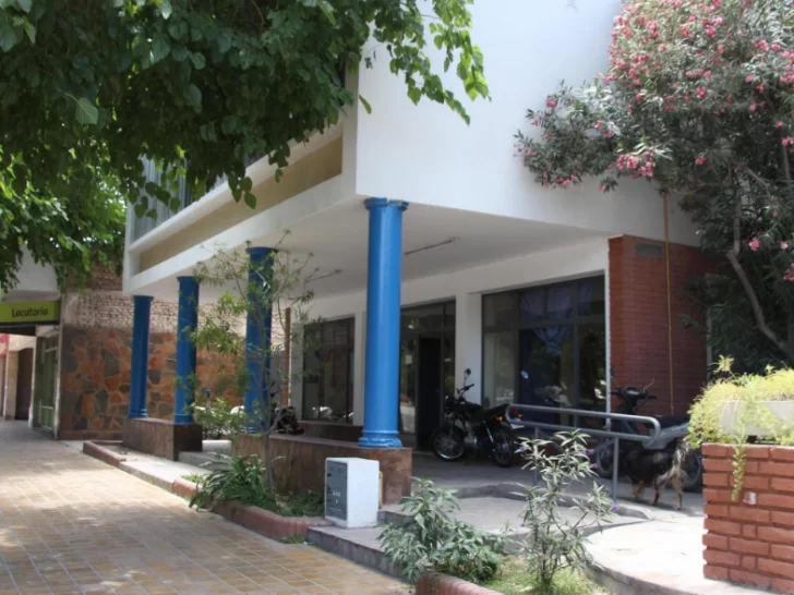 Chocó en su camioneta contra un árbol y quedó inconsciente: está grave Chocó en su camioneta contra un árbol y quedó inconsciente: está grave