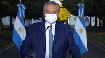 Fernández anunció la suspensión de circulación nocturna, reuniones sociales y cierre temprano de bares Fernández anunció la suspensión de circulación nocturna, reuniones sociales y cierre temprano de bares