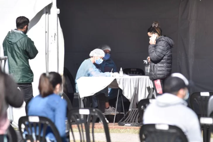 Detección de la variante Delta en Córdoba: barrios y escuelas cerrados y 160 aislados