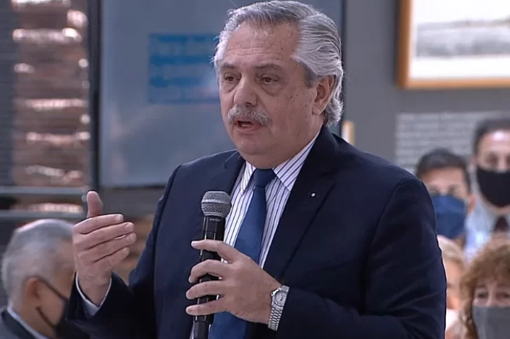 Alberto Fernández anunció el bono de $8.000 para jubilados que cobran la mínima