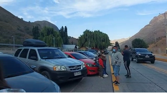 Vacaciones frustradas de una familia que no puede cruzar a Chile: perdieron casi $200 mil Vacaciones frustradas de una familia que no puede cruzar a Chile: perdieron casi $200 mil