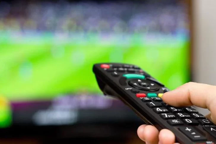 El oficialismo presentó un proyecto para que el fútbol vuelva a transmitirse de forma gratuita