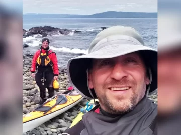 Buscan en el Canal de Beagle a un kayakista sanjuanino que salió a hacer una travesía Buscan en el Canal de Beagle a un kayakista sanjuanino que salió a hacer una travesía