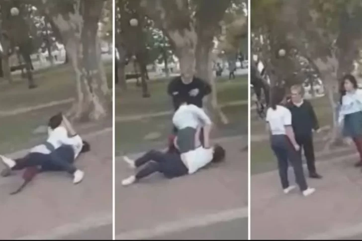 Dos alumnas se agarraron a las trompadas y una maestra las separó a cachetadas