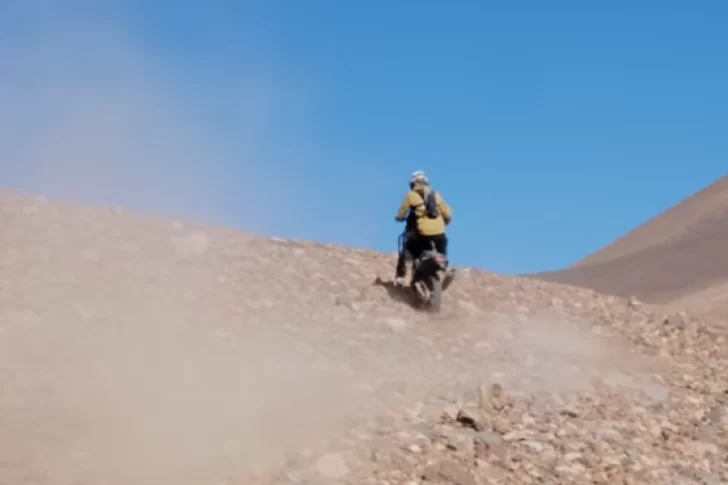 Labran un acta de infracción al motociclista español y a la firma que lo llevó al Mercedario