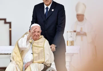 El papa Francisco pidió rechazar el “ojo por ojo, diente por diente” en una misa multitudinaria El papa Francisco pidió rechazar el “ojo por ojo, diente por diente” en una misa multitudinaria