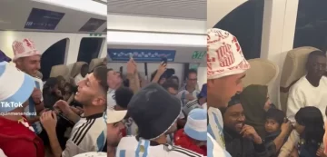 Un nene se asustó en el subte con la hinchada argentina y le cantaron canciones de cuna
