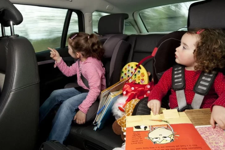 Vacaciones: 10 juegos para entretener a los chicos en el auto