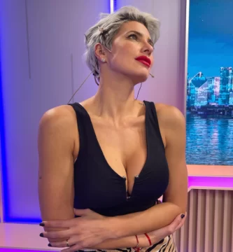 Tamara Bella, cubierta sólo con una colaless: “Sos arte” Tamara Bella, cubierta sólo con una colaless: “Sos arte”