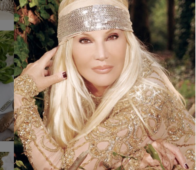 Susana Giménez celebra sus 77 años con poca ropa y ¿Photoshop? Susana Giménez celebra sus 77 años con poca ropa y ¿Photoshop?