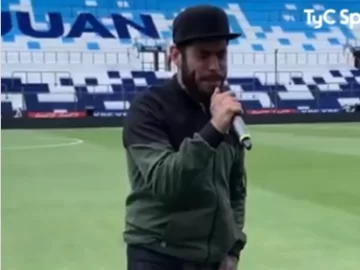 Ulises Bueno ya entró a la cancha en la prueba de sonido antes del Argentina-Brasil Ulises Bueno ya entró a la cancha en la prueba de sonido antes del Argentina-Brasil