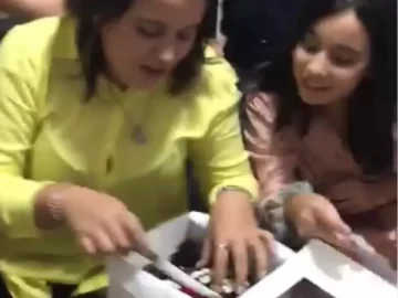 Un sanjuanino sorprendió a su novia con una propuesta escondida en un huevo de Pascua Un sanjuanino sorprendió a su novia con una propuesta escondida en un huevo de Pascua