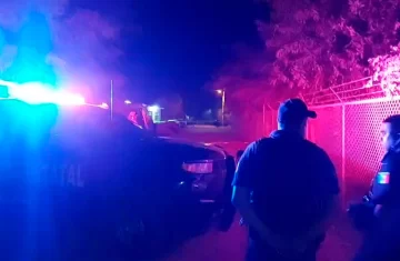 Una nena se escondió en un auto y murió deshidratada