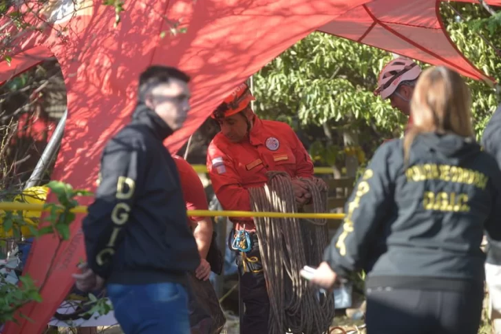 Hallaron el cuerpo de una de las dos hermanas desaparecidas, en un aljibe de 52 metros