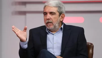 Aníbal Fernández trató de “cachivache de pacotilla” a ‘Chiqui’ Tapia Aníbal Fernández trató de “cachivache de pacotilla” a ‘Chiqui’ Tapia