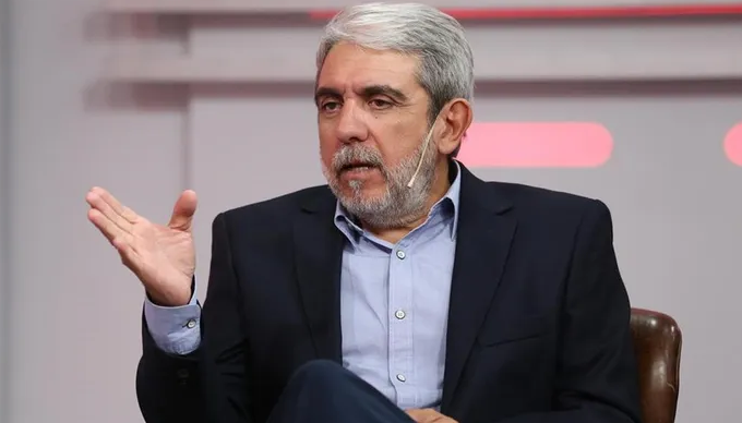 Aníbal Fernández trató de “cachivache de pacotilla” a ‘Chiqui’ Tapia Aníbal Fernández trató de “cachivache de pacotilla” a ‘Chiqui’ Tapia