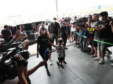 El mensaje de Antonela y Messi desde el avión a París: “Hacia una nueva aventura” El mensaje de Antonela y Messi desde el avión a París: “Hacia una nueva aventura”