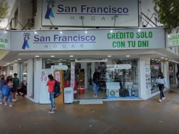 Reventó un vidrio para robar en un local del centro, junto a un menor, y no irá preso Reventó un vidrio para robar en un local del centro, junto a un menor, y no irá preso