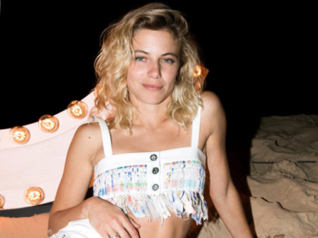 Justina Bustos y un look transparente en la televisión española que se hizo viral Justina Bustos y un look transparente en la televisión española que se hizo viral