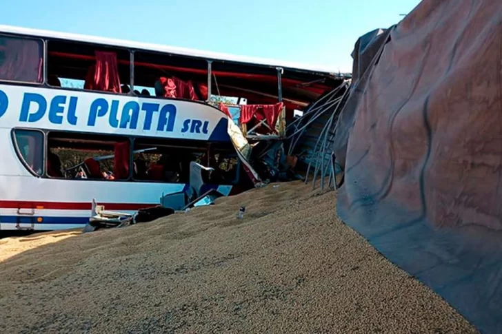 Un choque fatal en Santiago del Estero dejó seis muertos y once heridos