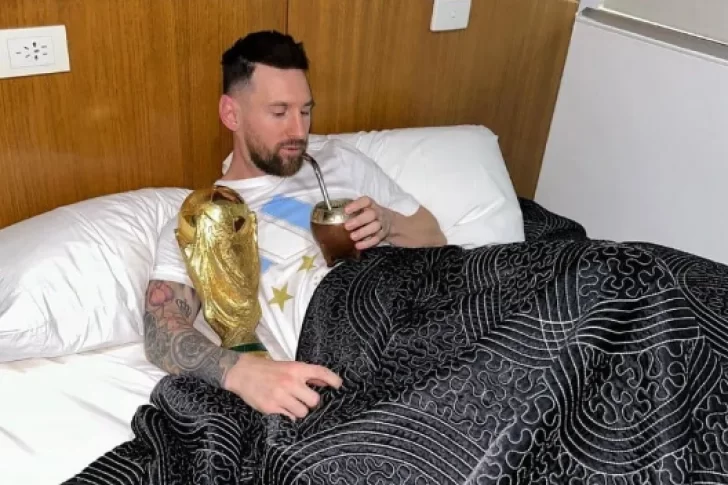 Lionel Messi durmió con la Copa del Mundo: “Buen día”