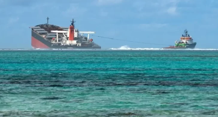 Un buque con 750 toneladas de gasoil se hundió frente a las costas de Túnez