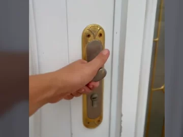 La contrataron para limpiar una casa y lo que encontró la dejó sin respiro La contrataron para limpiar una casa y lo que encontró la dejó sin respiro