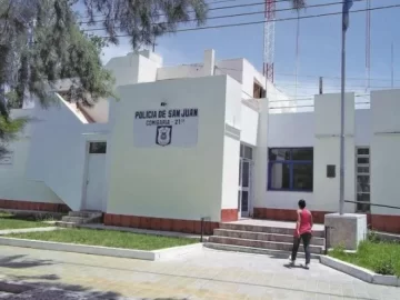 Un chico de 15 años, muy grave por perder el control de su moto y chocar contra un árbol Un chico de 15 años, muy grave por perder el control de su moto y chocar contra un árbol