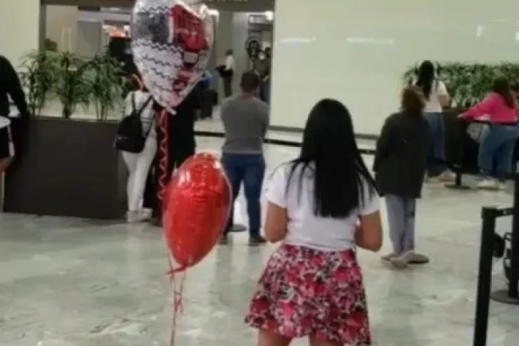 Viajó 50 horas para conocer a su novia virtual y no la reconoció