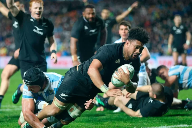 Los Pumas fueron derrotados categóricamente por los All Blacks por 53 a 3