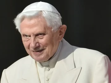Desmienten la muerte de Benedicto XVI luego de una falsa noticia viral