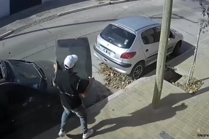 [VIDEO] El método con que ladrones robaban vidrios del techo de autos en 10 segundos