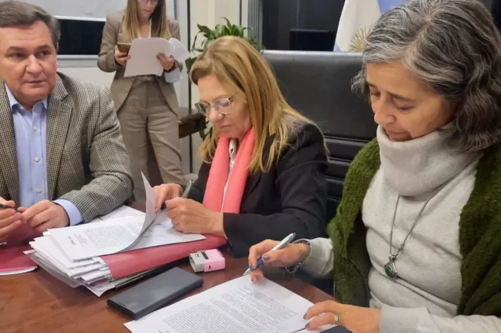 Paritarias: Gobierno convoca a todos los gremios estatales para el 14 de septiembre