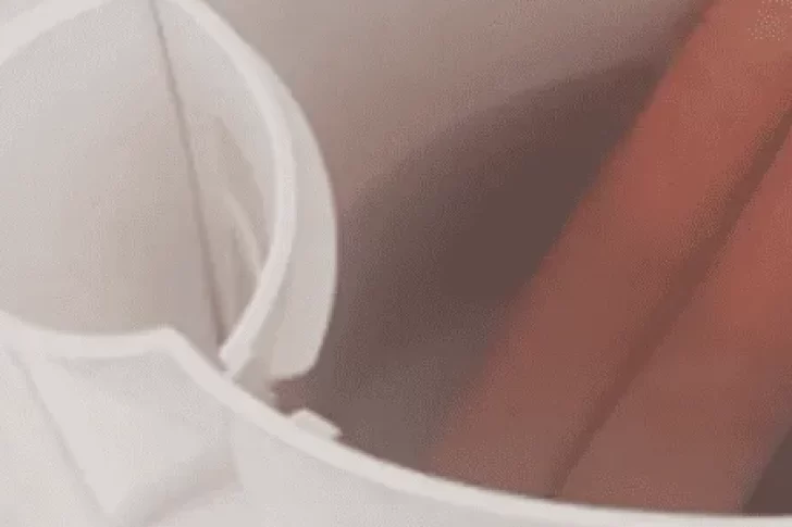 Usó la pava eléctrica de un hotel y después encontró algo asqueroso