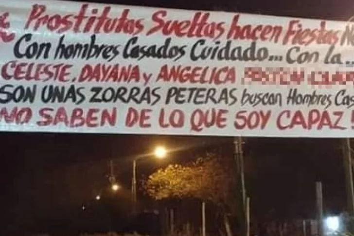 Sorpresa por un pasacalles en San Juan: “Cuidado, fiestas negras con hombres casados”