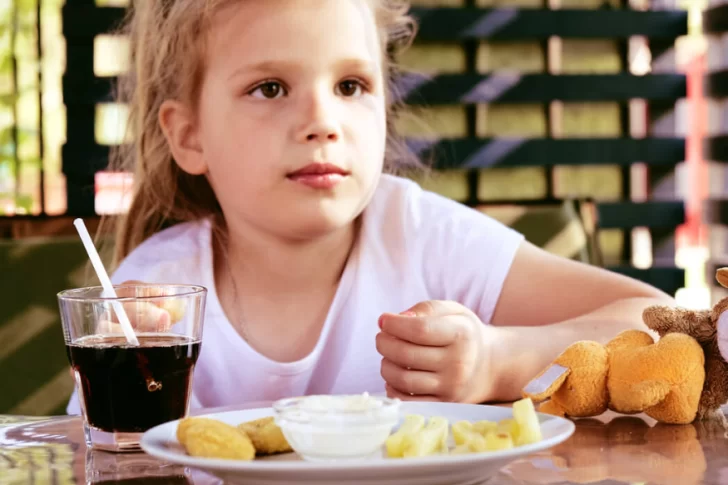 Cómo cambiar los malos hábitos alimentarios en los niños