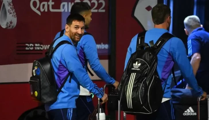 La Selección Argentina ya está en la Universidad de Qatar, donde tuvo una gran recepción La Selección Argentina ya está en la Universidad de Qatar, donde tuvo una gran recepción