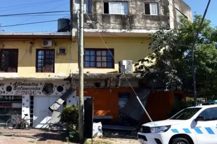 Un hombre quiso matar a su hijo de 5 años arrojándolo desde un tercer piso