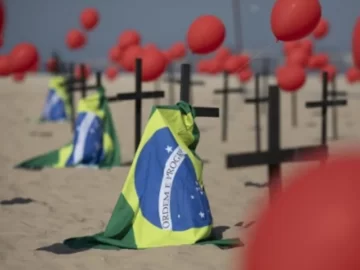 Brasil superó los 4,54 millones de casos y se acercó a las 137.000 muertes por coronavirus Brasil superó los 4,54 millones de casos y se acercó a las 137.000 muertes por coronavirus